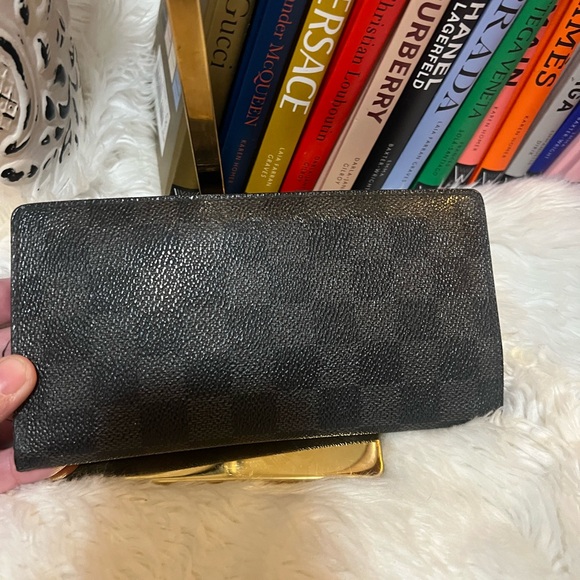 Louis Vuitton Black Wallet - Picture 3 of 11